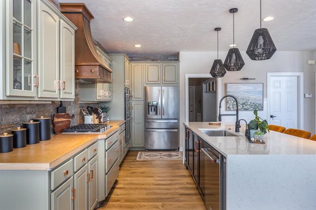 4694 INDIAN BEND ROAD, Oshkosh, WI 54904