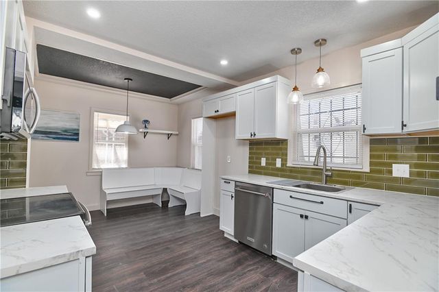 7442 Paseo Boulevard, Kansas City, MO 64131