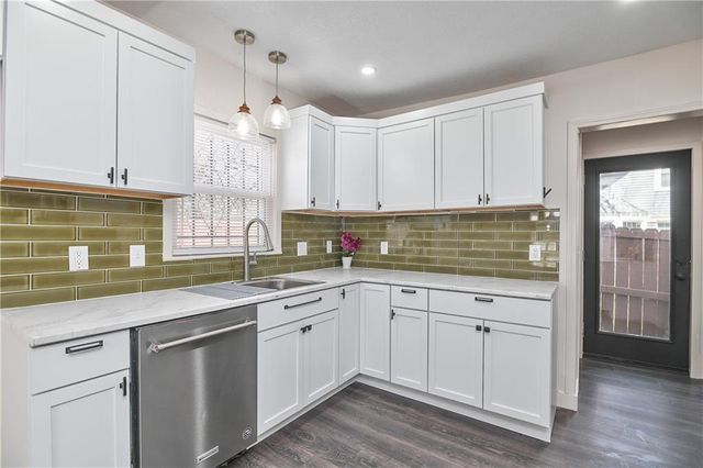 7442 Paseo Boulevard, Kansas City, MO 64131