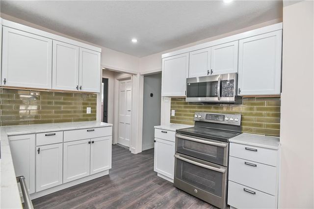 7442 Paseo Boulevard, Kansas City, MO 64131