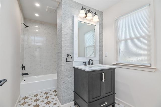 7442 Paseo Boulevard, Kansas City, MO 64131