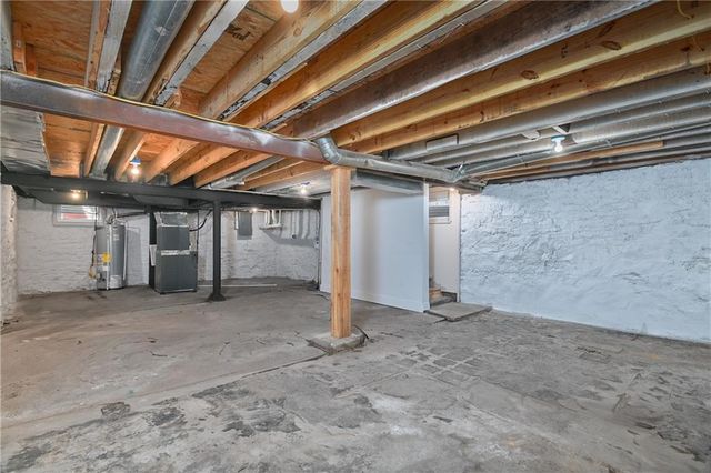 7442 Paseo Boulevard, Kansas City, MO 64131