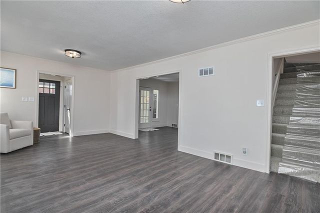 7442 Paseo Boulevard, Kansas City, MO 64131