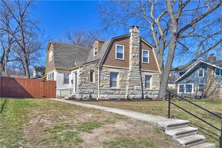 7442 Paseo Boulevard, Kansas City, MO 64131