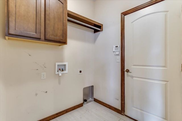 2726 N Woodridge, Wichita, KS 67226