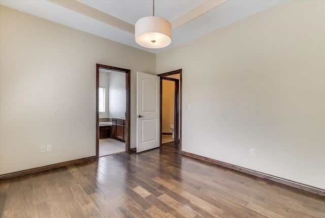 2726 N Woodridge, Wichita, KS 67226