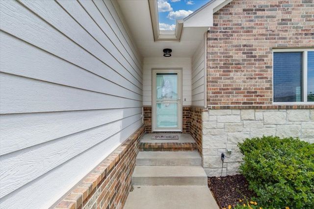 2726 N Woodridge, Wichita, KS 67226