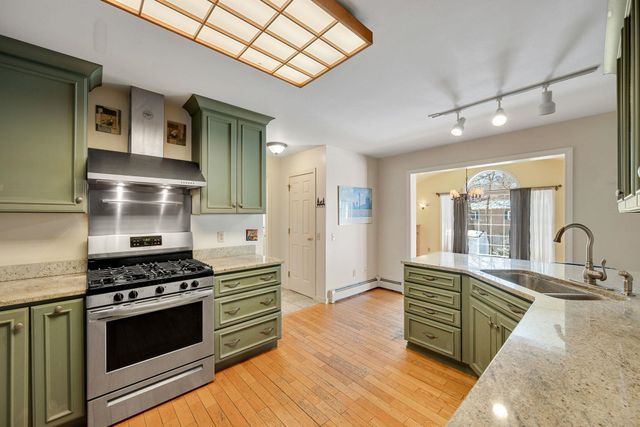 72 Grey Meadow Drive, Burlington, VT 05408