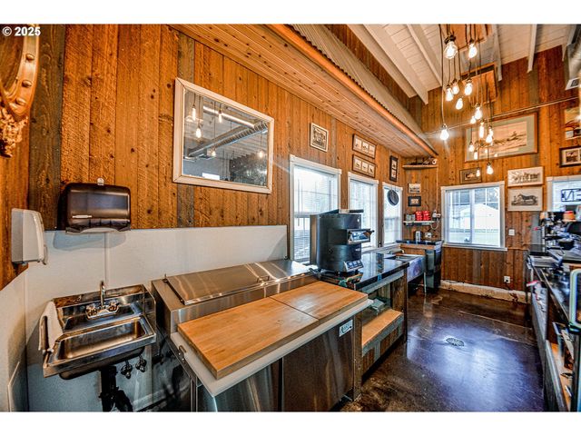 49215 HIGHWAY 30, Westport, OR 97016