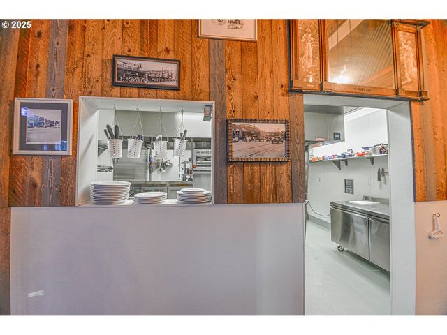 49215 HIGHWAY 30, Westport, OR 97016