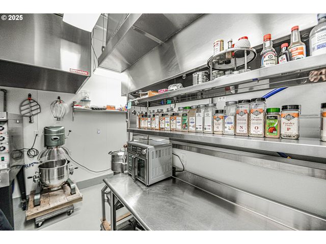 49215 HIGHWAY 30, Westport, OR 97016