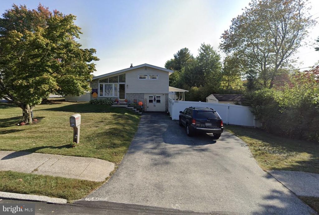 305 W VALLEY FORGE RD, KING OF PRUSSIA, PA 19406 — exterior