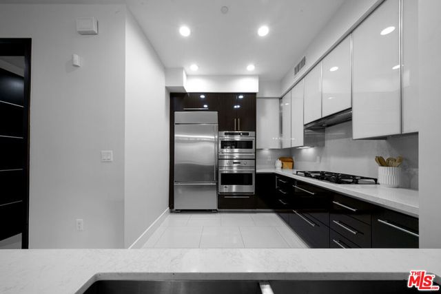 1318 Roxbury Drive 219, Los Angeles, CA 90035