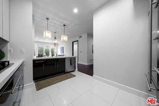 1318 Roxbury Drive 219, Los Angeles, CA 90035