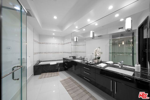 1318 Roxbury Drive 219, Los Angeles, CA 90035