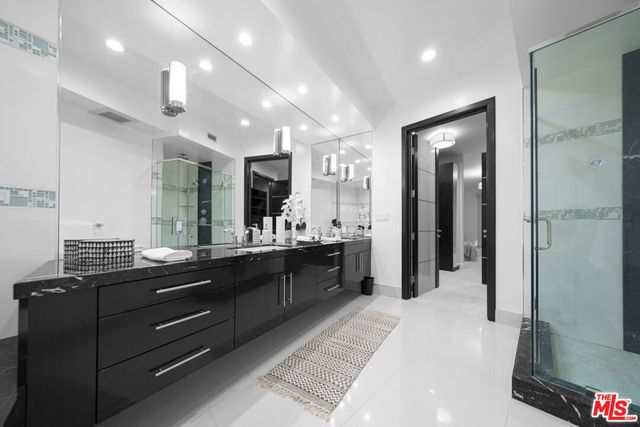 1318 Roxbury Drive 219, Los Angeles, CA 90035