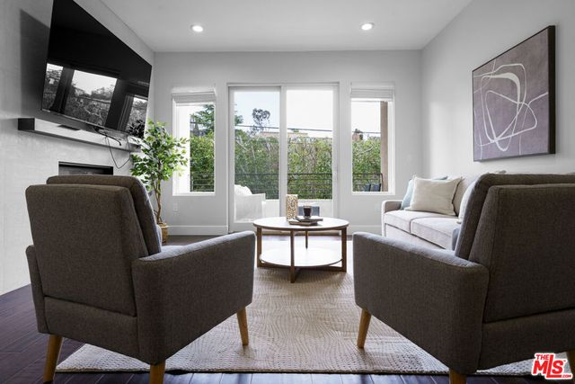 1318 Roxbury Drive 219, Los Angeles, CA 90035