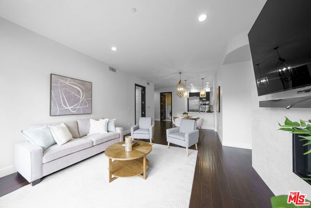 1318 Roxbury Drive 219, Los Angeles, CA 90035