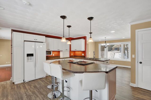 3195 W Danbury Drive, Janesville, WI 53546