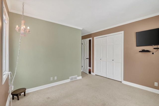 3195 W Danbury Drive, Janesville, WI 53546