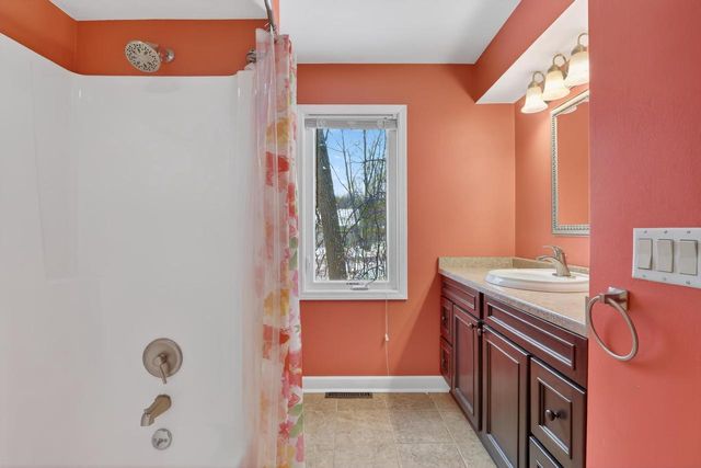 3195 W Danbury Drive, Janesville, WI 53546