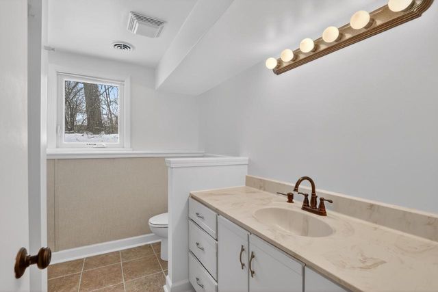 3195 W Danbury Drive, Janesville, WI 53546