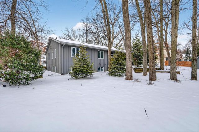 3195 W Danbury Drive, Janesville, WI 53546