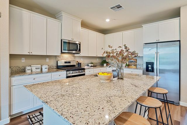 4029 Dover St, West Sacramento, CA 95691