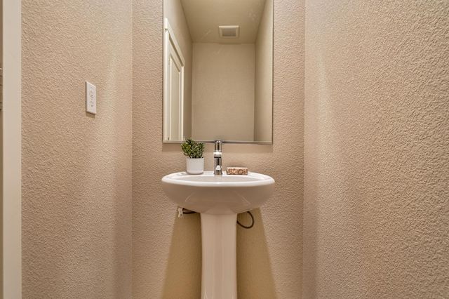 4029 Dover St, West Sacramento, CA 95691