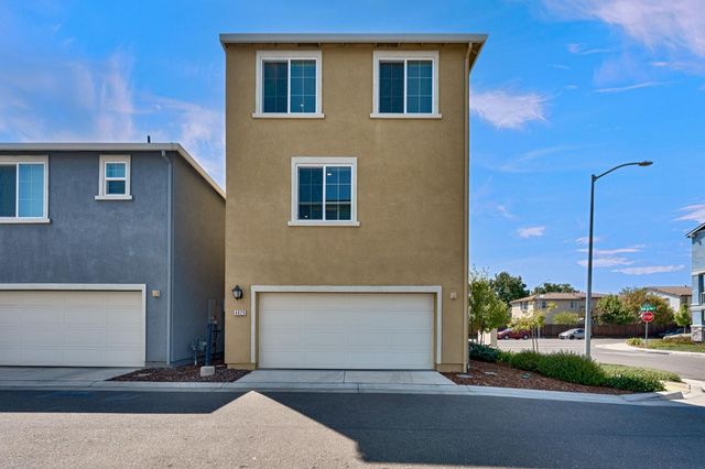 4029 Dover St, West Sacramento, CA 95691