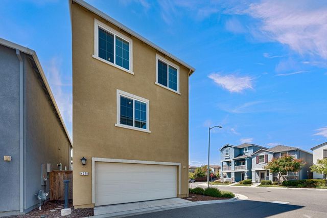 4029 Dover St, West Sacramento, CA 95691