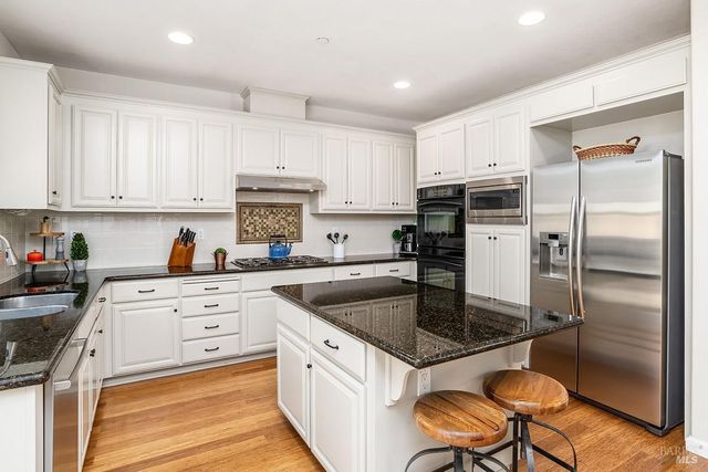 32 Brookline Dr, Novato, CA 94949