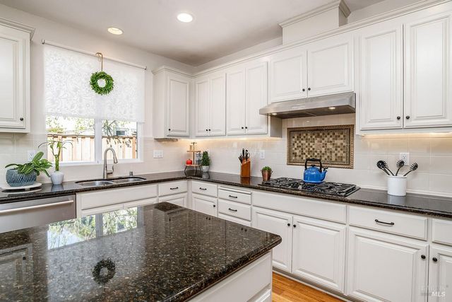 32 Brookline Dr, Novato, CA 94949