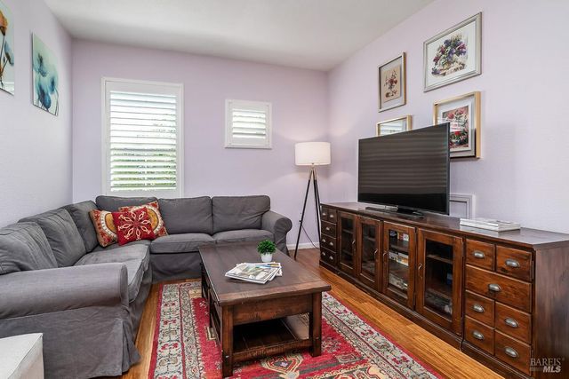 32 Brookline Dr, Novato, CA 94949