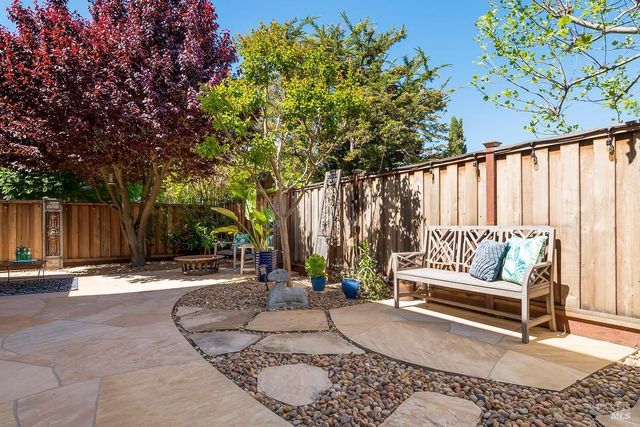 32 Brookline Dr, Novato, CA 94949