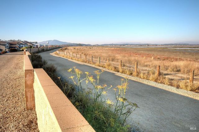 32 Brookline Dr, Novato, CA 94949