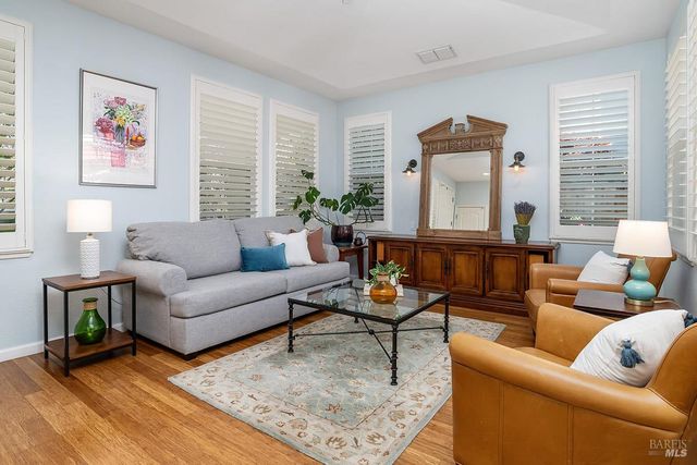 32 Brookline Dr, Novato, CA 94949