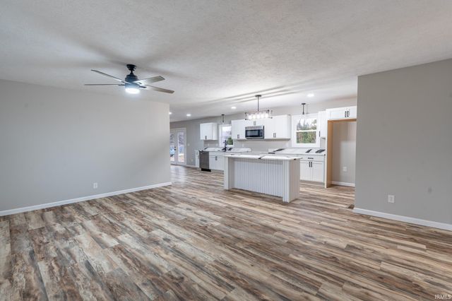 2693 S 400 E Road, Marion, IN 46953