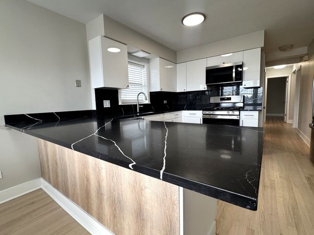 1215 Balmoral Avenue 2, Westchester, IL 60154