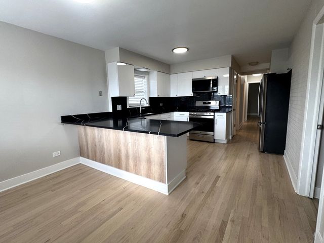 1215 Balmoral Avenue 2, Westchester, IL 60154
