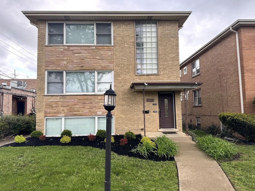 1215 Balmoral Avenue 2, Westchester, IL 60154