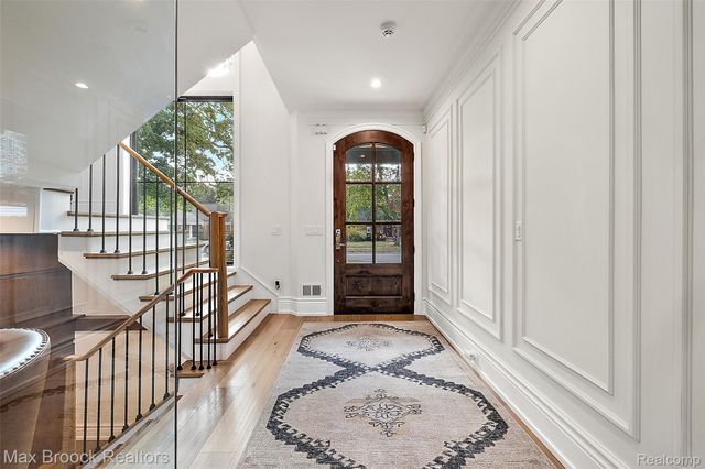 2438 Evergreen Drive, Royal Oak, MI 48073