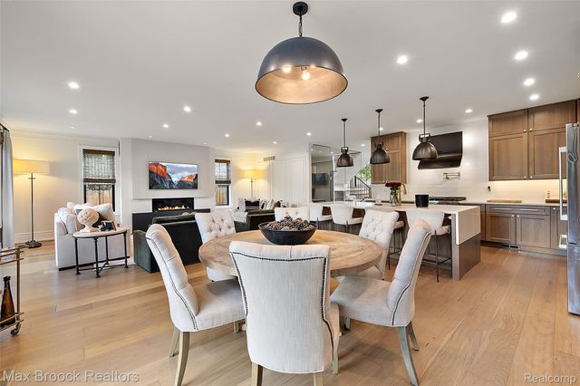 2438 Evergreen Drive, Royal Oak, MI 48073