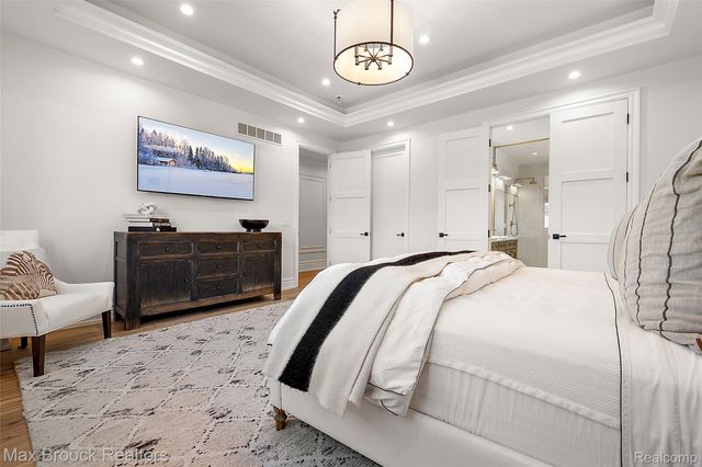 2438 Evergreen Drive, Royal Oak, MI 48073