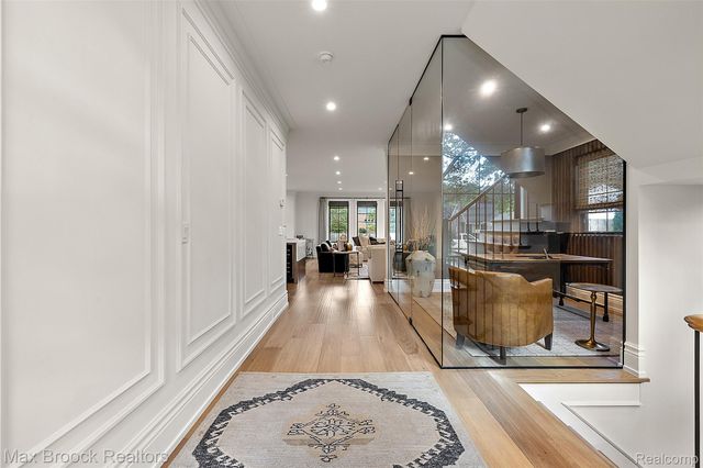 2438 Evergreen Drive, Royal Oak, MI 48073