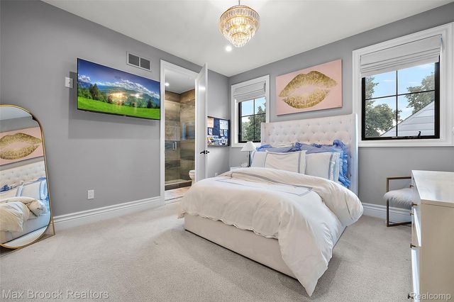 2438 Evergreen Drive, Royal Oak, MI 48073