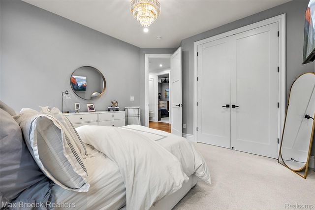 2438 Evergreen Drive, Royal Oak, MI 48073