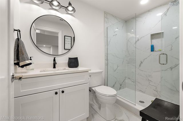 2438 Evergreen Drive, Royal Oak, MI 48073