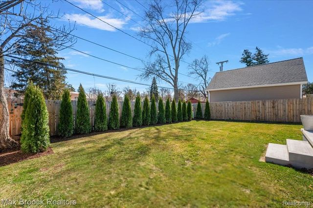 2438 Evergreen Drive, Royal Oak, MI 48073