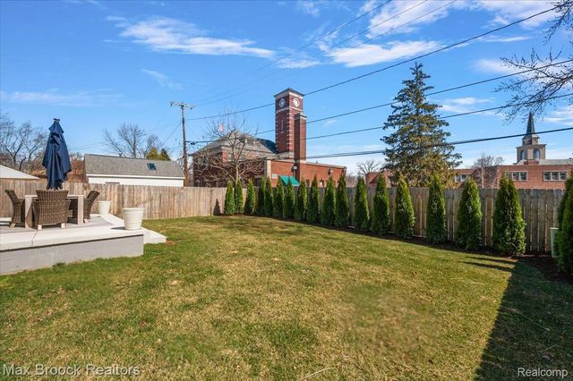 2438 Evergreen Drive, Royal Oak, MI 48073